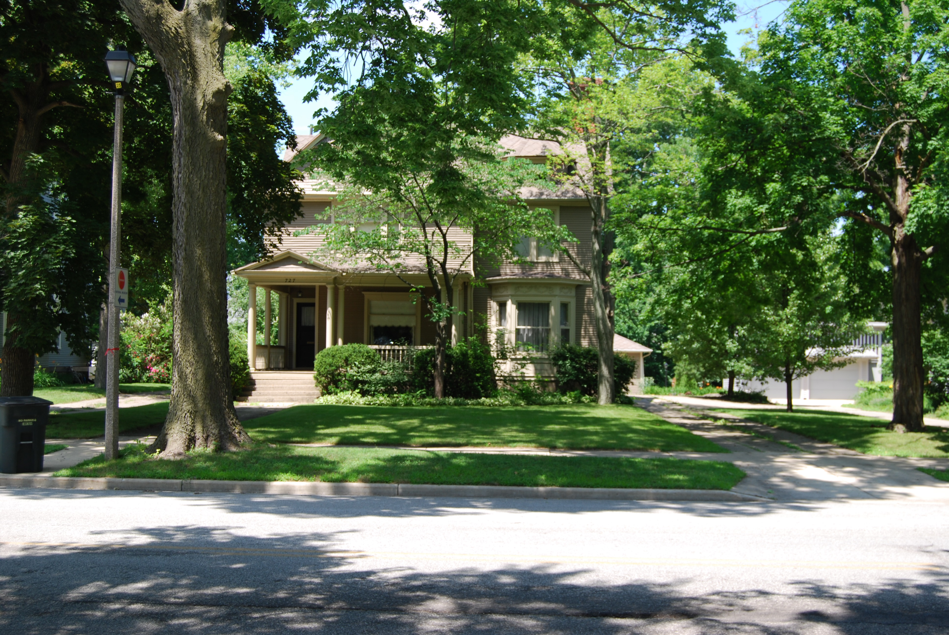 727 West Washington